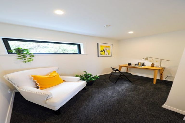 Photo of property in 354 The Esplanade, Island Bay, Wellington, 6023