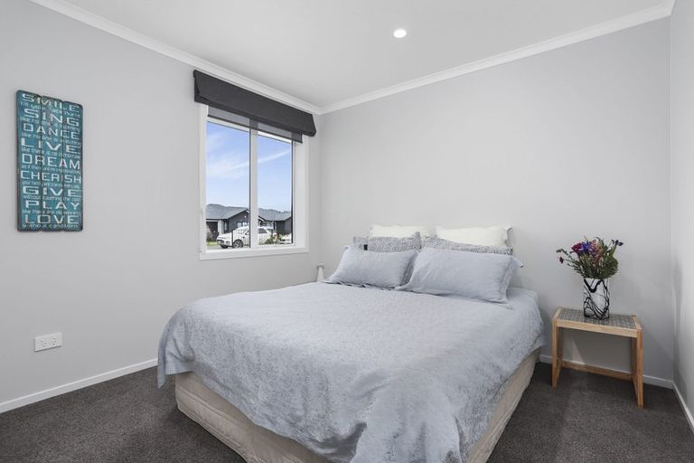 Photo of property in 4 Sir Lincoln Drive, Kumeu, 0810