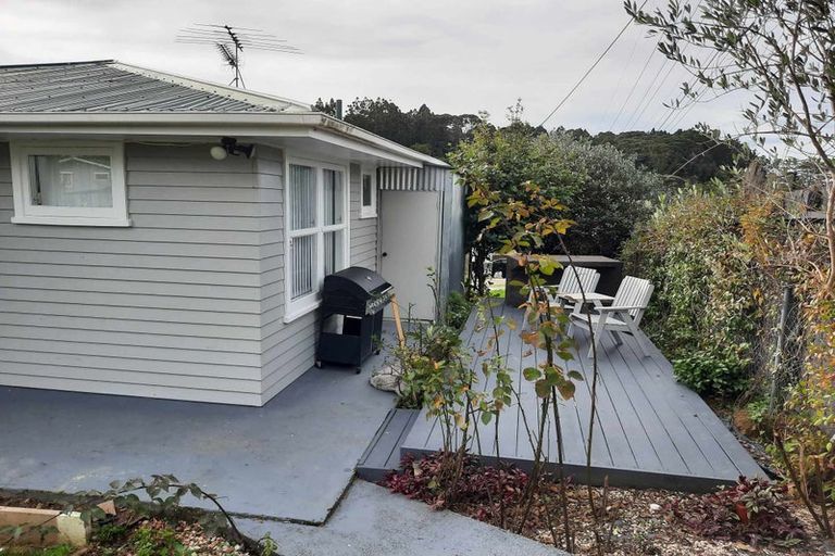Photo of property in 2 Lowtherhurst Road, Massey, Auckland, 0614