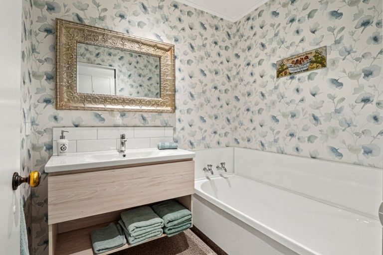 Photo of property in 4 Elva Dawson Place, Arrowtown, 9302