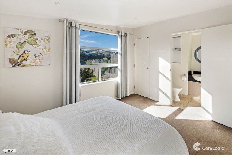 Photo of property in 10 Erlestoke Crescent, Churton Park, Wellington, 6037