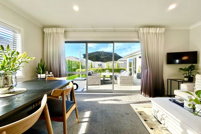 Photo of property in 72 Eriksen Road, Te Awa, Napier, 4110