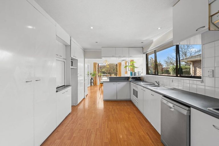 Photo of property in 31 Montclare Avenue, Ilam, Christchurch, 8041