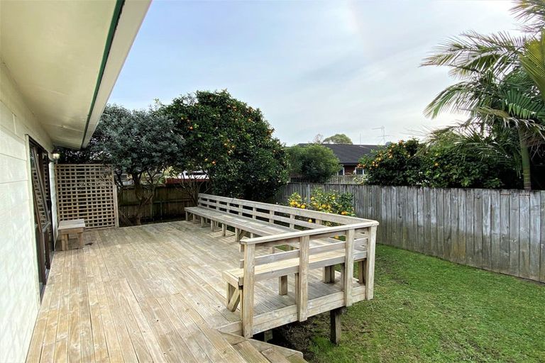 Photo of property in 12a Tamaki Bay Drive, Pakuranga, Auckland, 2010