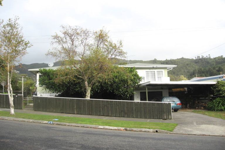 Photo of property in 61 Lowry Crescent, Stokes Valley, Lower Hutt, 5019