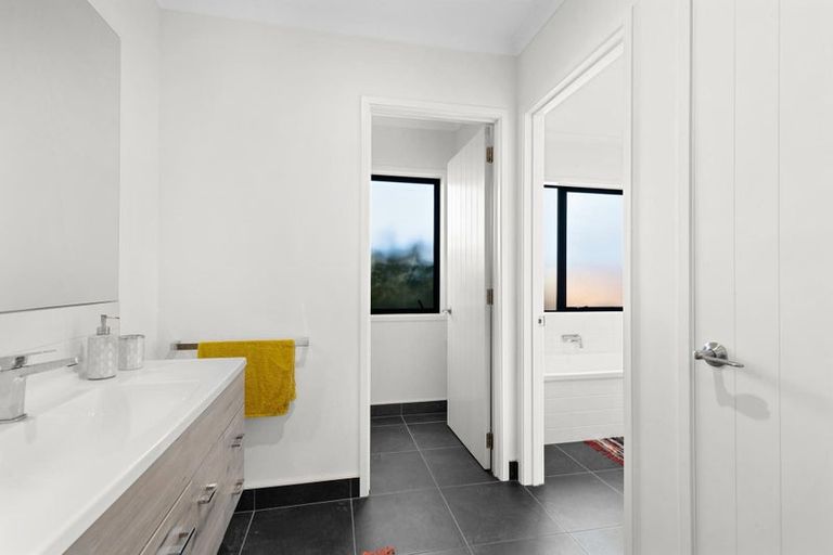 Photo of property in 5 Nancy Lane, Wanaka, 9305