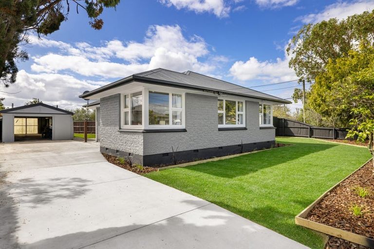 Photo of property in 15 Vancouver Crescent, Wainoni, Christchurch, 8061