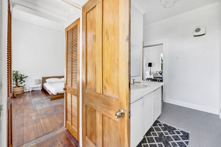 Photo of property in 207 Egmont Street, Patea, 4520