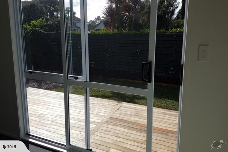 Photo of property in 5 Holgate Avenue, Herald Island, Auckland, 0618