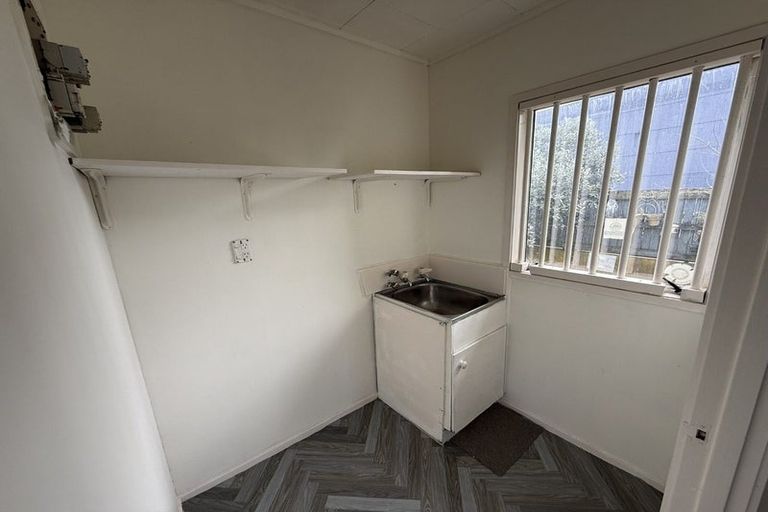 Photo of property in 190 Universal Drive, Henderson, Auckland, 0610