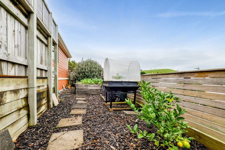 Photo of property in 52 Bayly Road, Blagdon, New Plymouth, 4310