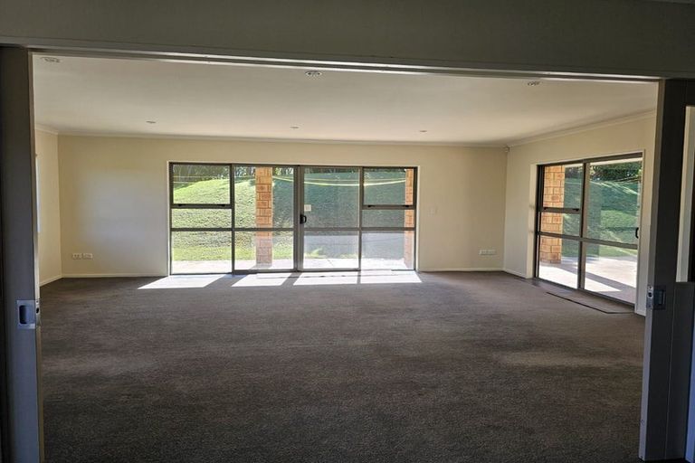 Photo of property in 50 Bing Lucas Drive, Tawa, Wellington, 5028
