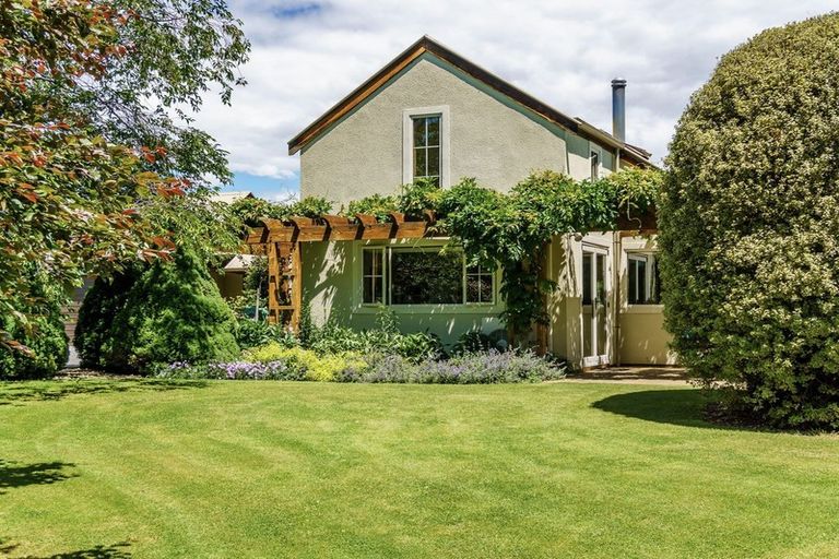 Photo of property in 17 Sheenan Road, Galloway, Alexandra, 9393