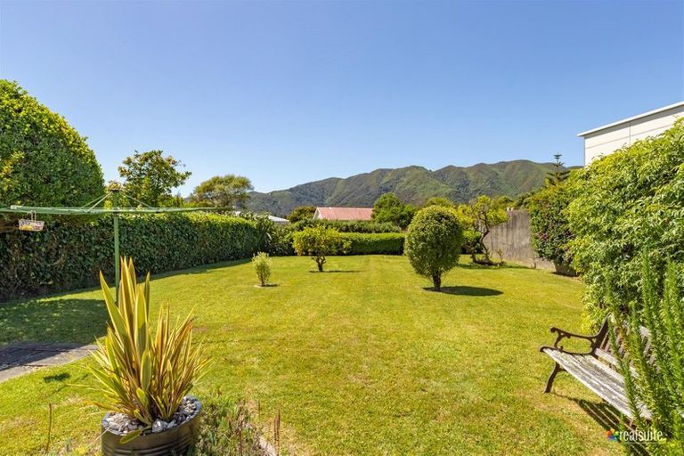 Photo of property in 154 Randwick Road, Moera, Lower Hutt, 5010