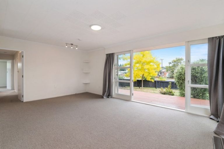 Photo of property in 3 Tawavale Street, Pukehangi, Rotorua, 3015