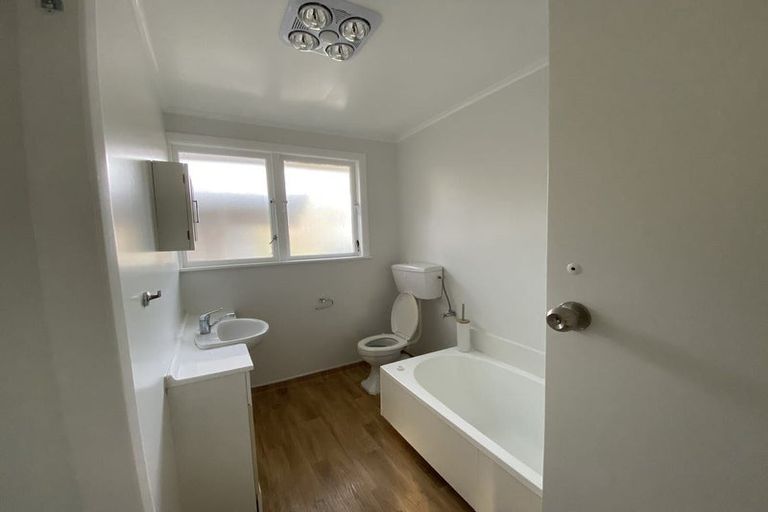 Photo of property in 21 Horoeka Street, Stokes Valley, Lower Hutt, 5019