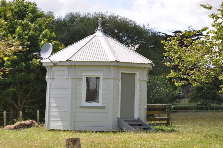 Photo of property in 1764 Kimbolton Road, Cheltenham, Feilding, 4777