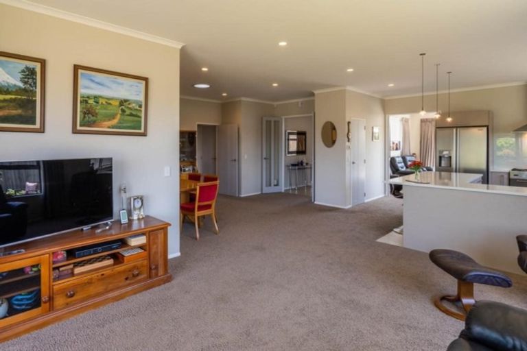 Photo of property in 4 Petrel Close, Paraparaumu Beach, Paraparaumu, 5032