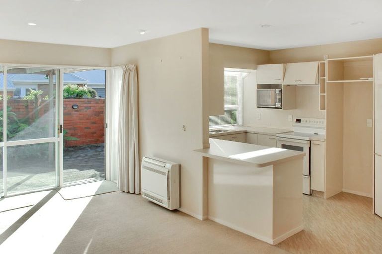 Photo of property in 158 Avonhead Road, Avonhead, Christchurch, 8042