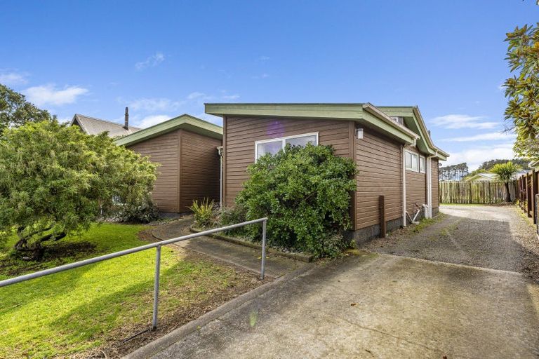 Photo of property in 20 Simcox Street, Otaki Beach, Otaki, 5512