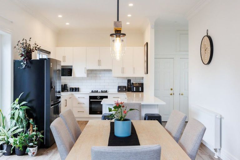 Photo of property in 32 Manson Street, Terrace End, Palmerston North, 4410