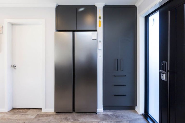 Photo of property in 18 Dahl Drive, Wallaceville, Upper Hutt, 5018