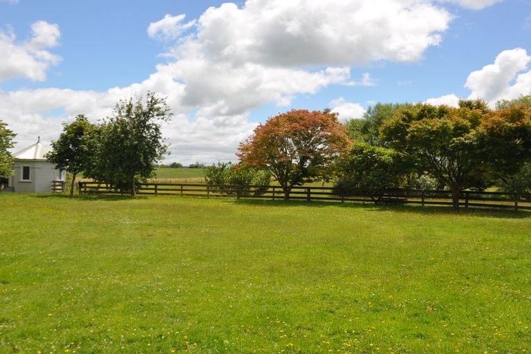 Photo of property in 1764 Kimbolton Road, Cheltenham, Feilding, 4777