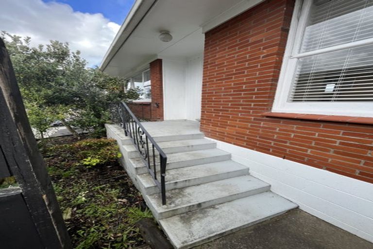 Photo of property in 1/167 Forrest Hill Road, Forrest Hill, Auckland, 0620