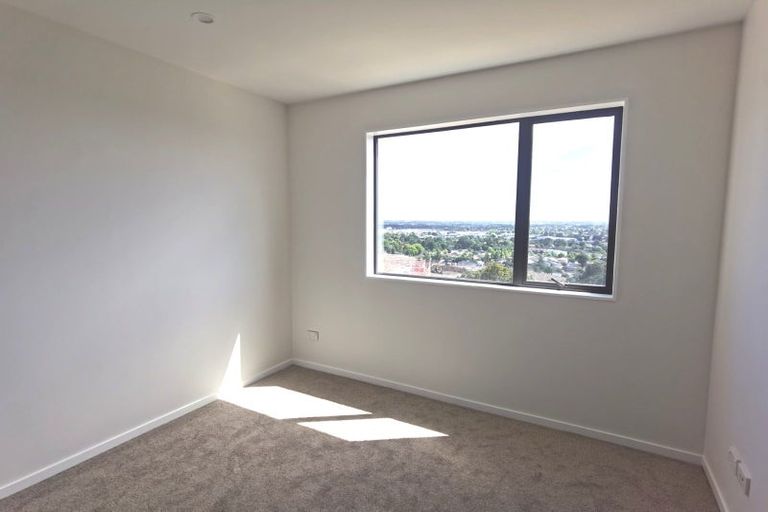 Photo of property in 9b Crestview Rise, Papakura, 2110