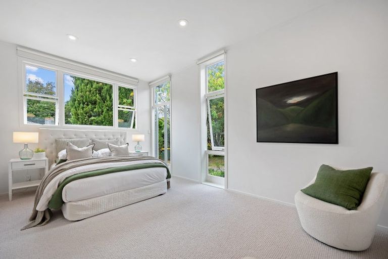 Photo of property in 194 Onewa Road, Birkenhead, Auckland, 0626