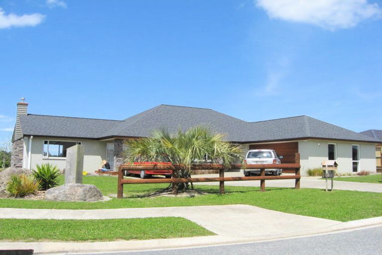 Photo of property in 19 Maple Lane, Huapai, Kumeu, 0810