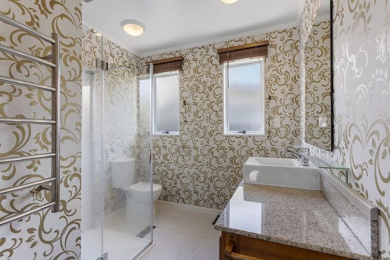 Photo of property in 302 Dickson Road, Papamoa Beach, Papamoa, 3118