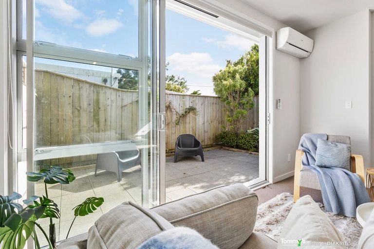 Photo of property in 1/32 Dr Taylor Terrace, Johnsonville, Wellington, 6037