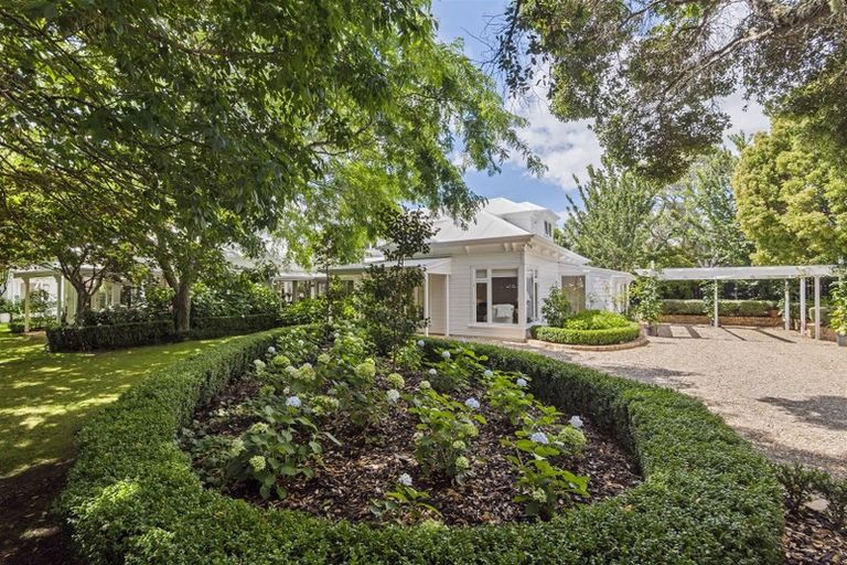 Photo of property in 49b Roland Road, Greenhithe, Auckland, 0632