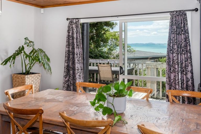 Photo of property in 21a Page Point, Mellons Bay, Auckland, 2014