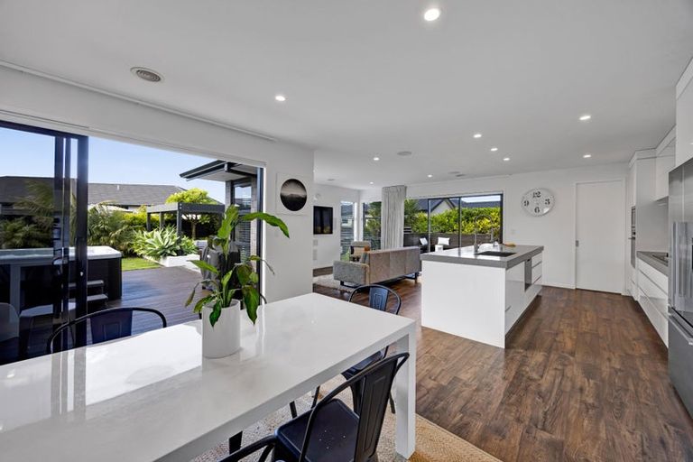 Photo of property in 5 Augusta Grove, Waiwhakaiho, New Plymouth, 4312