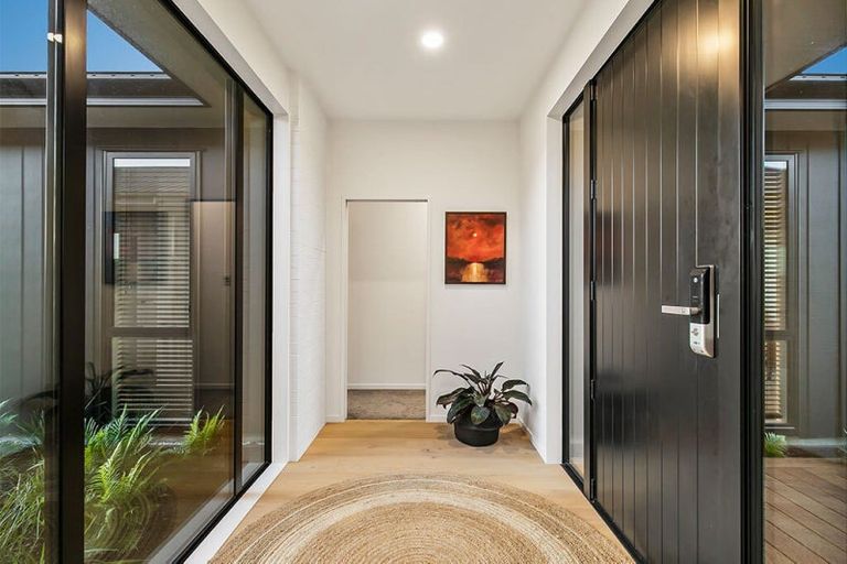 Photo of property in 27 Kotuitui Drive, Wainui, 0992