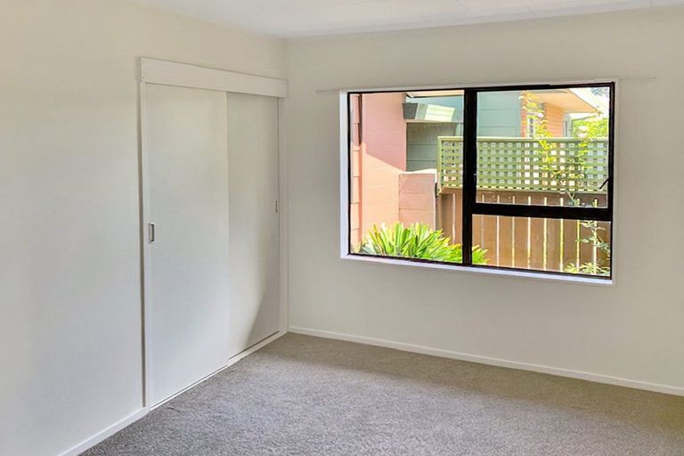 Photo of property in 5/501 Eastbourne Street East, Hastings, 4122