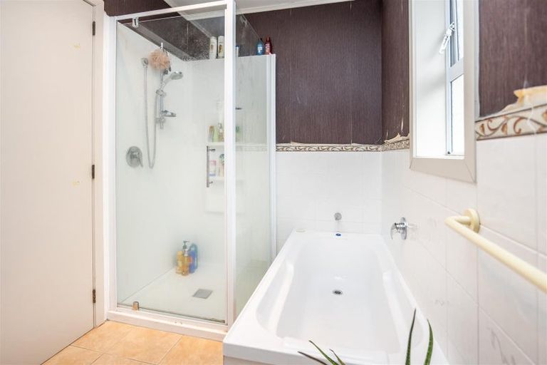 Photo of property in 8 Snead Place, Hamilton East, Hamilton, 3216