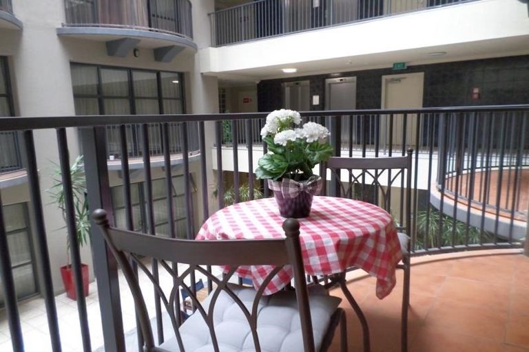 Photo of property in Atrium Apartments, 2l/154 The Terrace, Wellington Central, Wellington, 6011