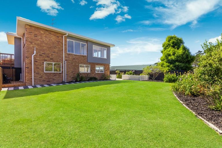 Photo of property in 49 Palomino Drive, Henderson, Auckland, 0612