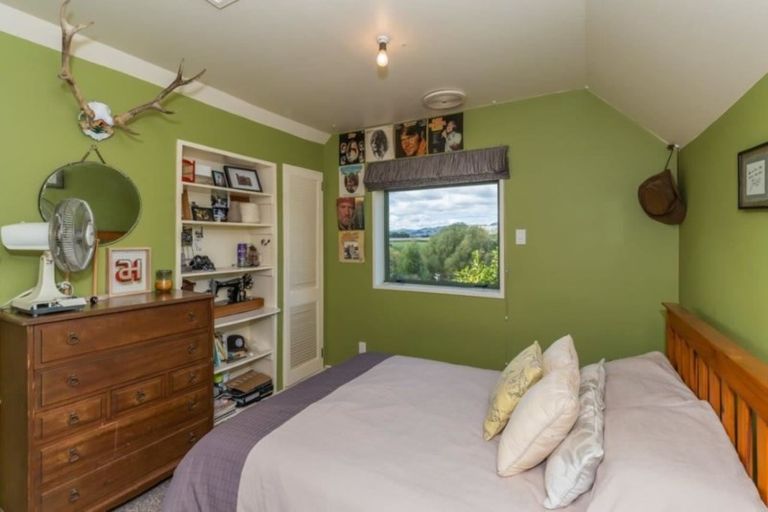 Photo of property in 246 Heatherlea East Road, Levin, 5571