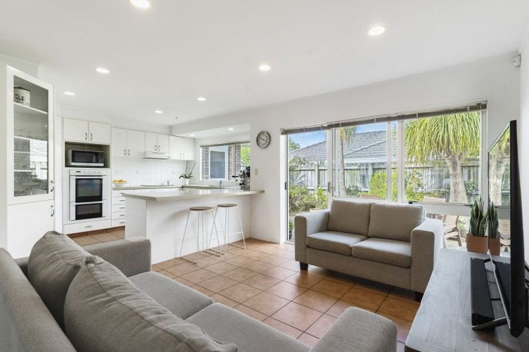 Photo of property in 176 Millhouse Drive, Golflands, Auckland, 2013