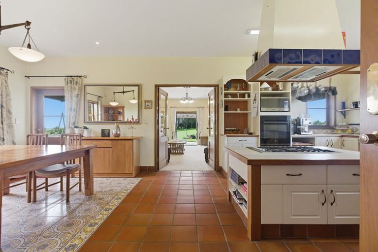 Photo of property in 1a Ngapeke Road, Welcome Bay, Tauranga, 3175