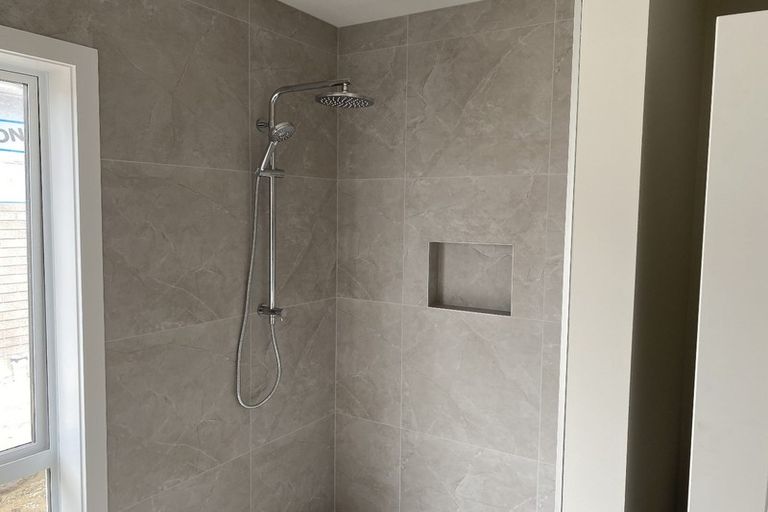 Photo of property in 2 Grove Lane, Omokoroa, 3114