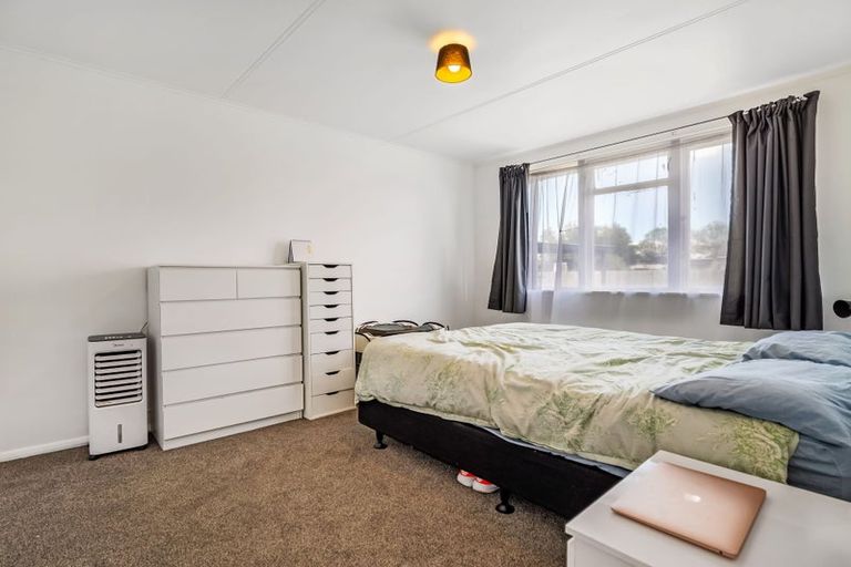 Photo of property in 15 Hockin Place, Fairfield, Hamilton, 3214