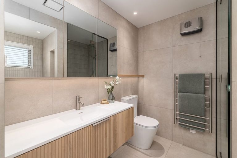 Photo of property in 2/979 Colombo Street, St Albans, Christchurch, 8014