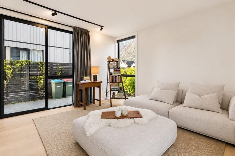 Photo of property in 6 Woolshed Road, Jacks Point, Queenstown, 9371