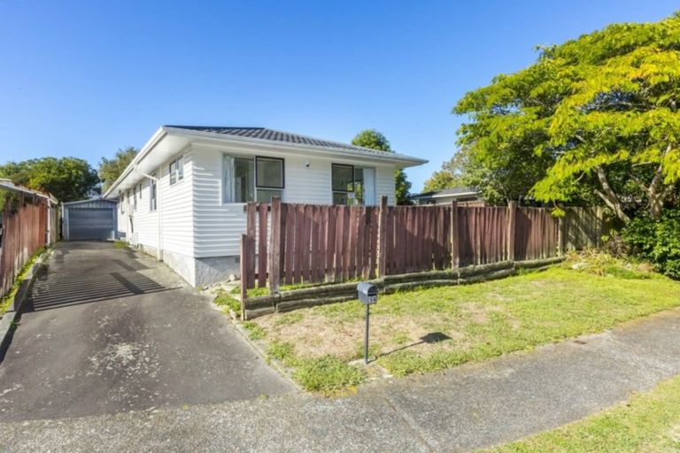 Photo of property in 14 Indiana Grove, Totara Park, Upper Hutt, 5018