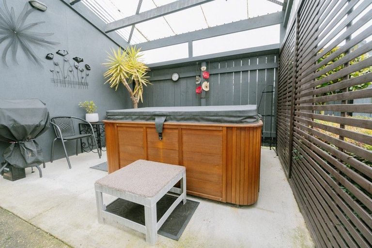 Photo of property in 45 Robertson Street, Gore, 9710